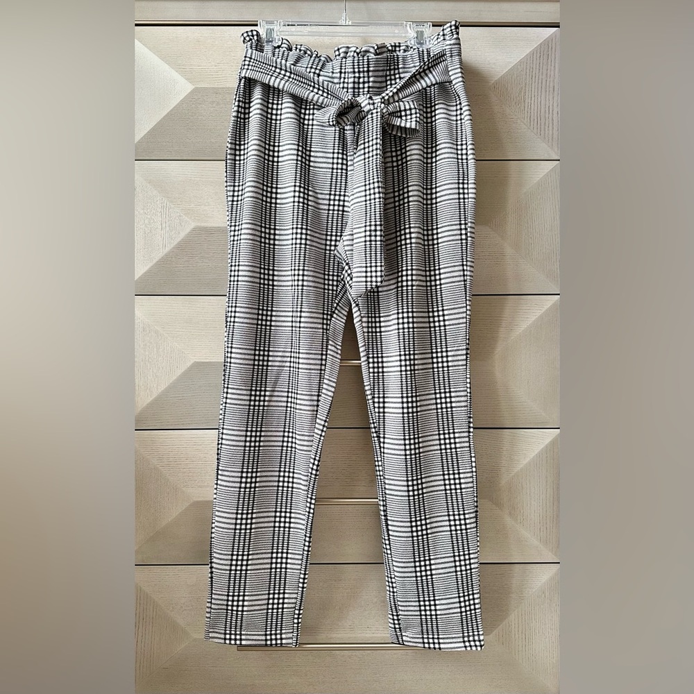 SHEIN WOMEN’S BLACK AND WHITE PULL-ON PLAID PANTS - SIZE XL
